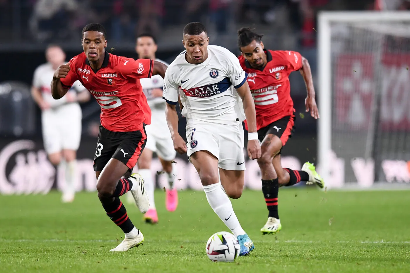 Ricos da França se preparam para levar jogador do Inter embora