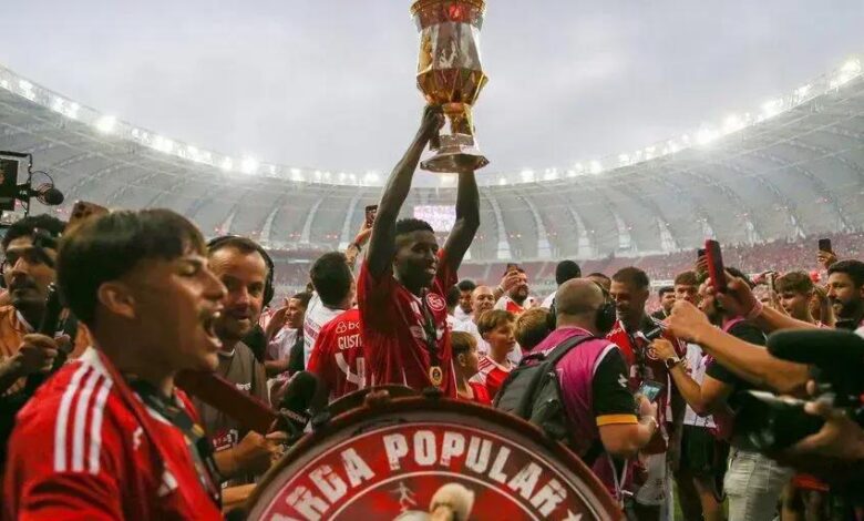 O Orgulho Volta a Se Vestir de Vermelho: A Nova Era