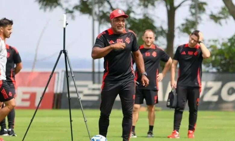 Os Dilemas de Roger para Definir os Titulares do Inter