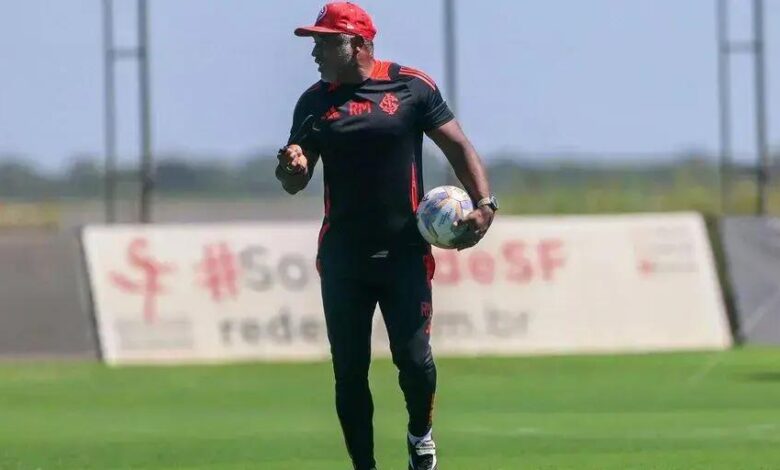 Roger Reabre Disputas e Pode Surpreender Contra o Flamengo
