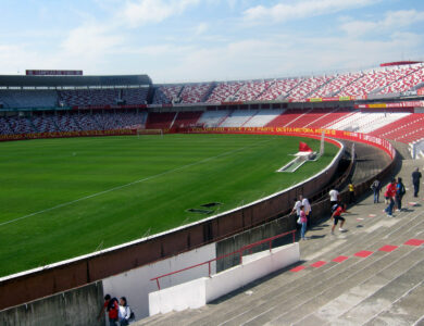 Torcida do Internacional nas arquibancadas do Beira-Rio em dia de jogo do Colorado
