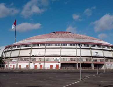 Fachada do Ginásio Gigantinho, ao lado do Beira-Rio, em Porto Alegre