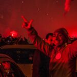 Torcida do Internacional faz festa no entorno do Beira-Rio antes de jogo da Libertadores.